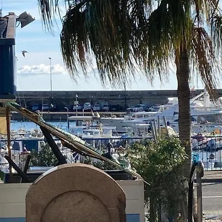 Lägenhet Casa Rosa Lucia Con Parcheggio