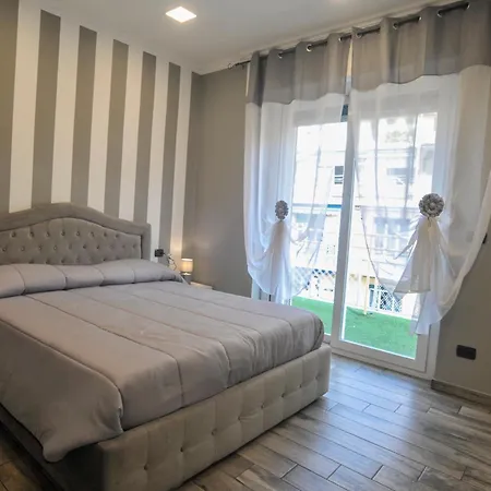 Casa Rosa Lucia Con Parcheggio Санремо