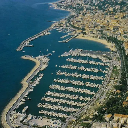 Casa Rosa Lucia Con Parcheggio Lägenhet *