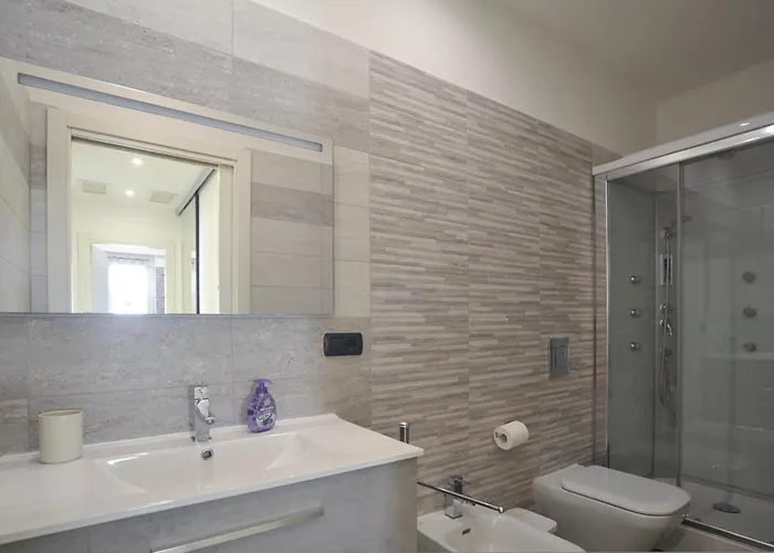 Casa Rosa Lucia Con Parcheggio * Санремо